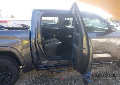 2024 Toyota Tundra Sr5 4Wd z USA, uszkodzony, nr VIN 5TFLA5DB8RX176527